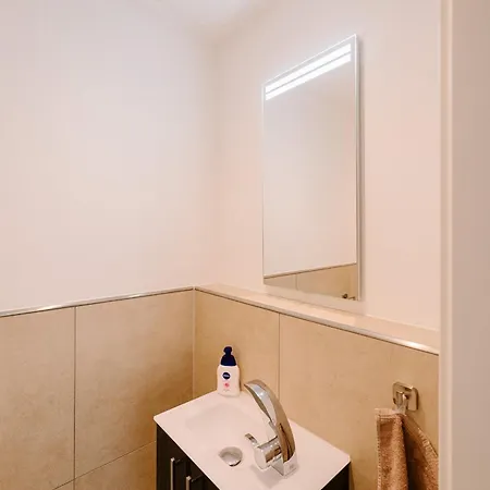 Business Appartement Flughafen Duesseldorf Exterior foto